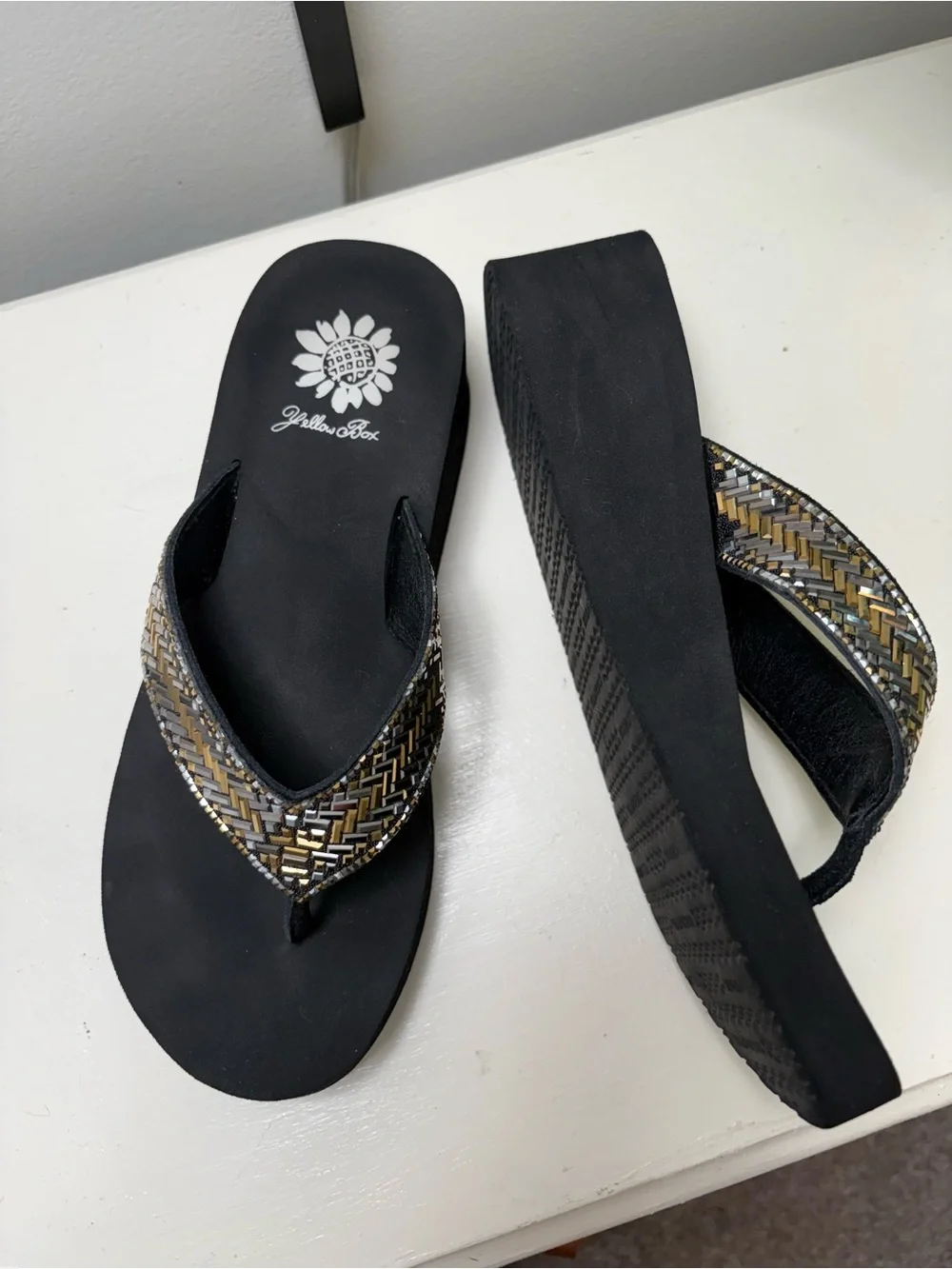 Yellow Box Silvyn Wedge Dressy Sandals Flip Flops. Size 7. - Picture 3 of 9